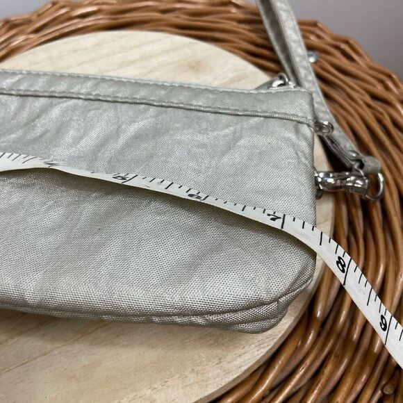 Kipling Metallic Silver Gray Wristlet Wallet Zip Travel Wallet Bag - Picture 3 of 8